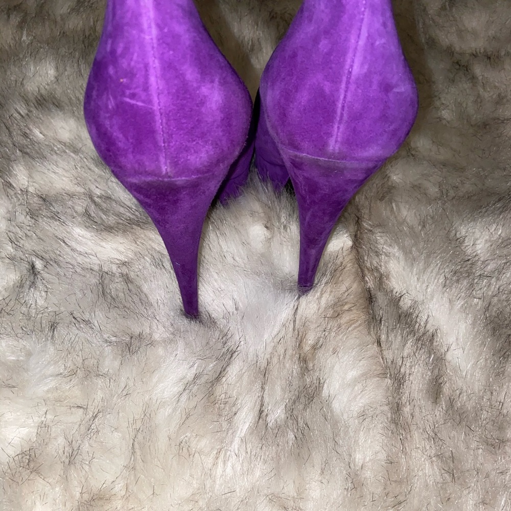 Shoes - Picture 2 of 3